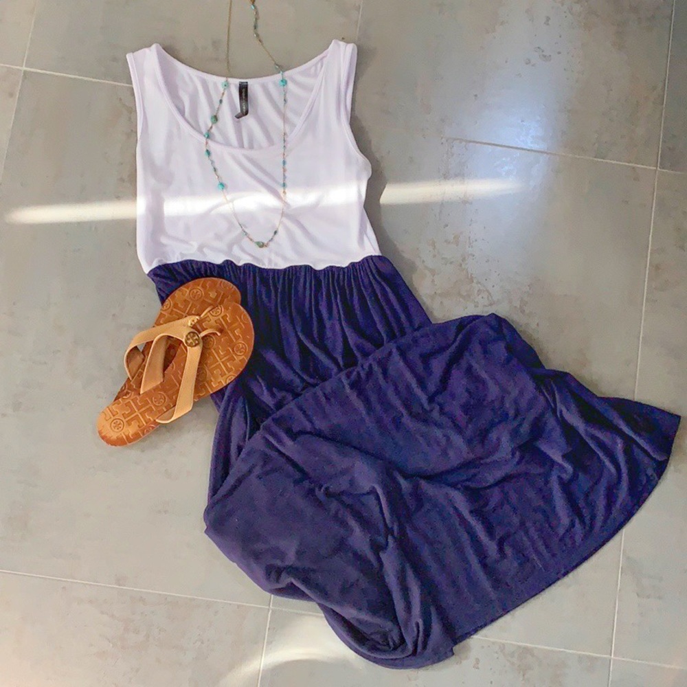 Cute maternity maxi dress
